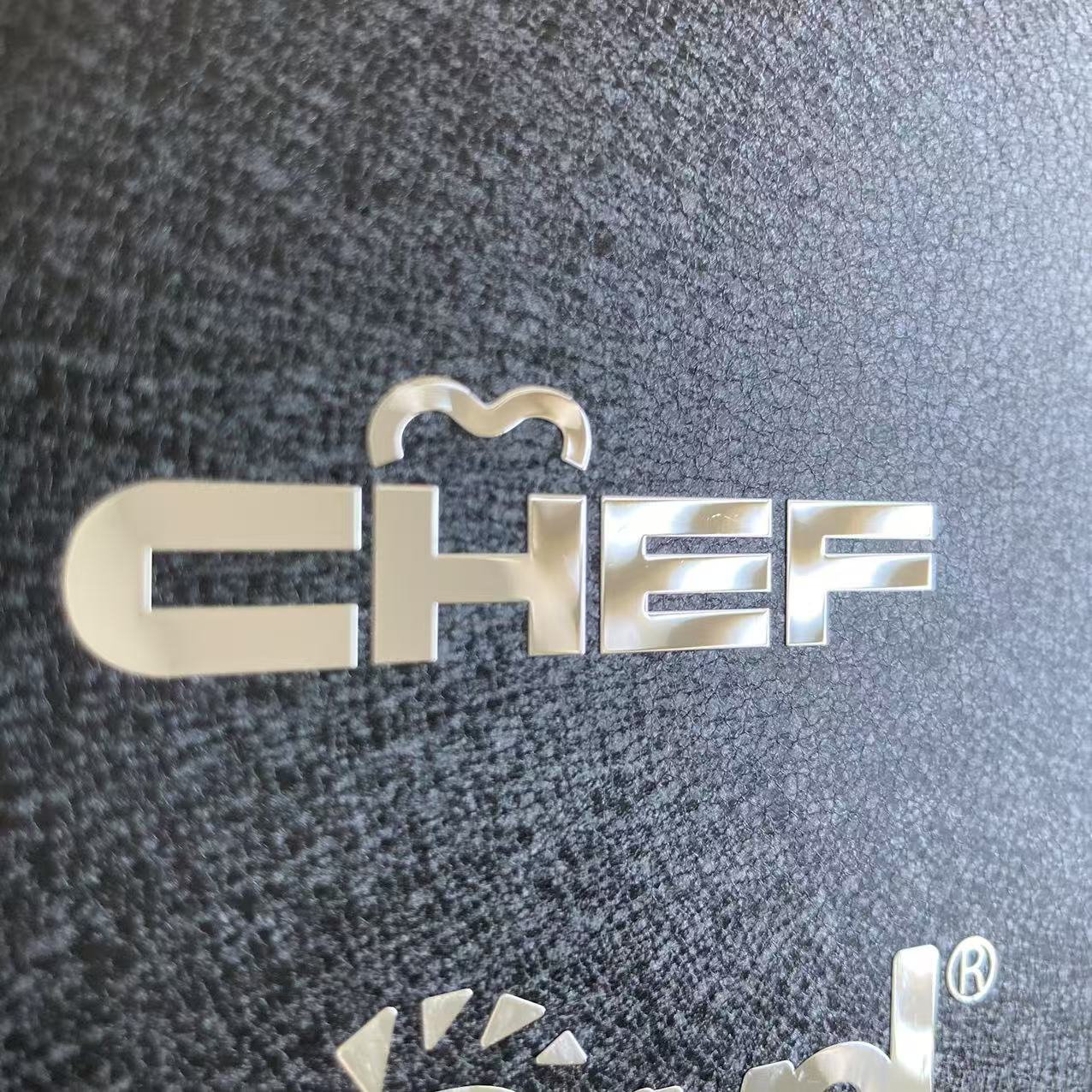 전기 도금 라벨 자체 접착제의 업그레이드